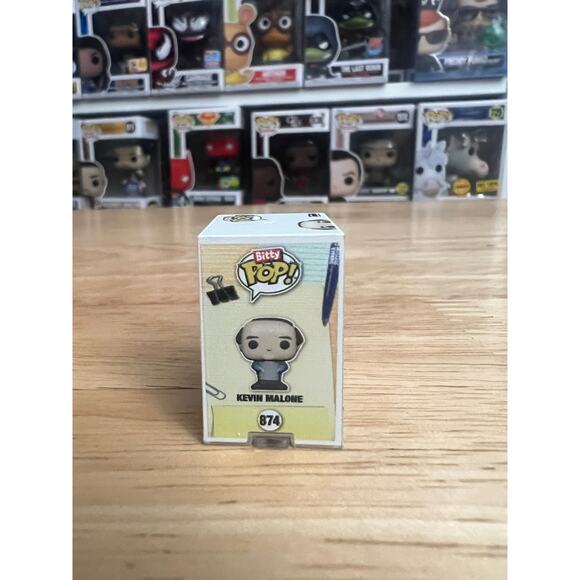 2 RARE CHASE BITTY Kevin Malone Funko Pop Superhero #1175 Chili #874 Office - Picture 5 of 11